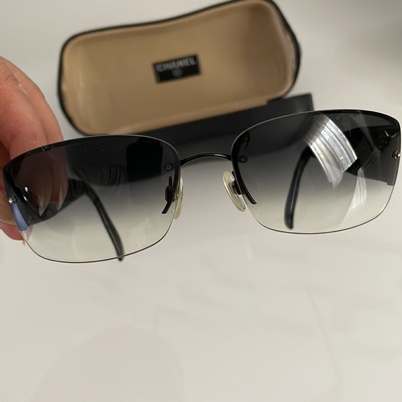 CHANEL sunglasses! - Picture 10 of 12